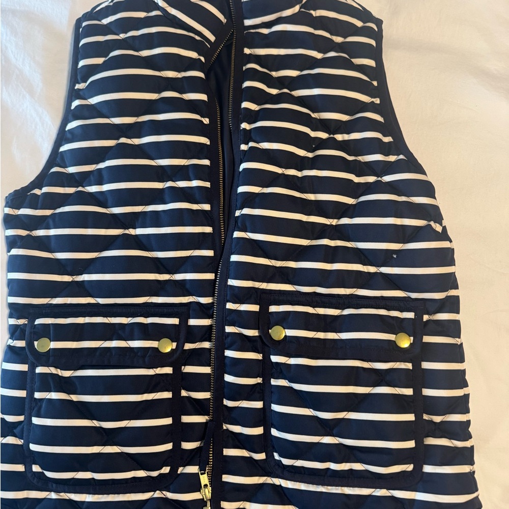 J crew women’s medium Striped Quilted Vest - navy and White